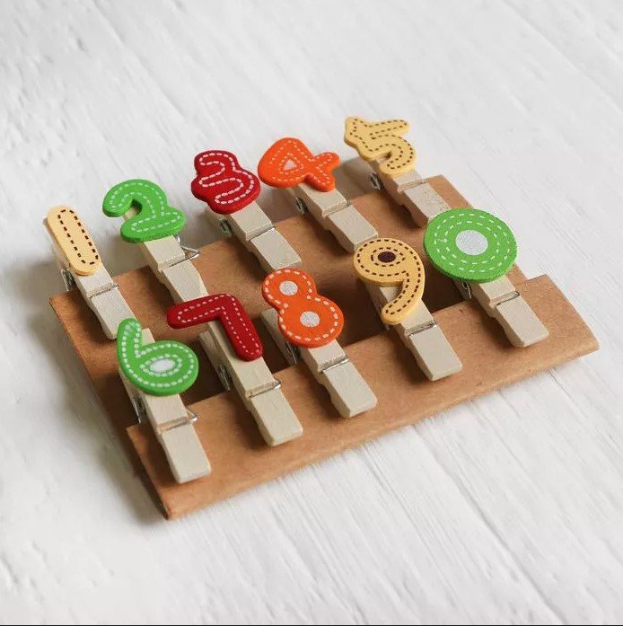 10-Piece Decorative Numbered Wooden Craft Clips with Jute Twine - Image 4